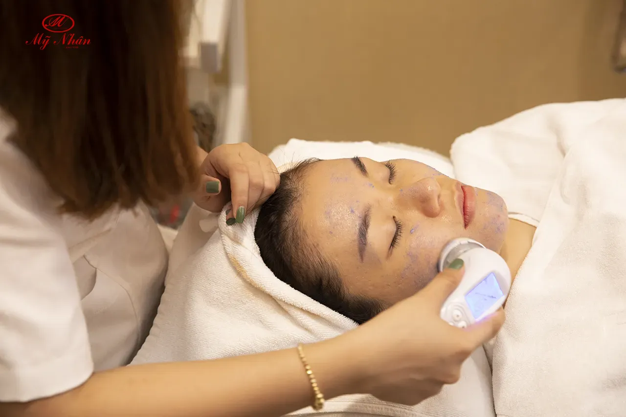 Liệu Trình Vital Light Tẩy Sạch Da Chết